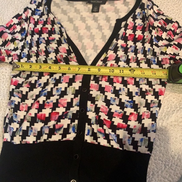 Whitehouse Black Market cardigan. Size Medium but more like a small. NWOT - Picture 4 of 9